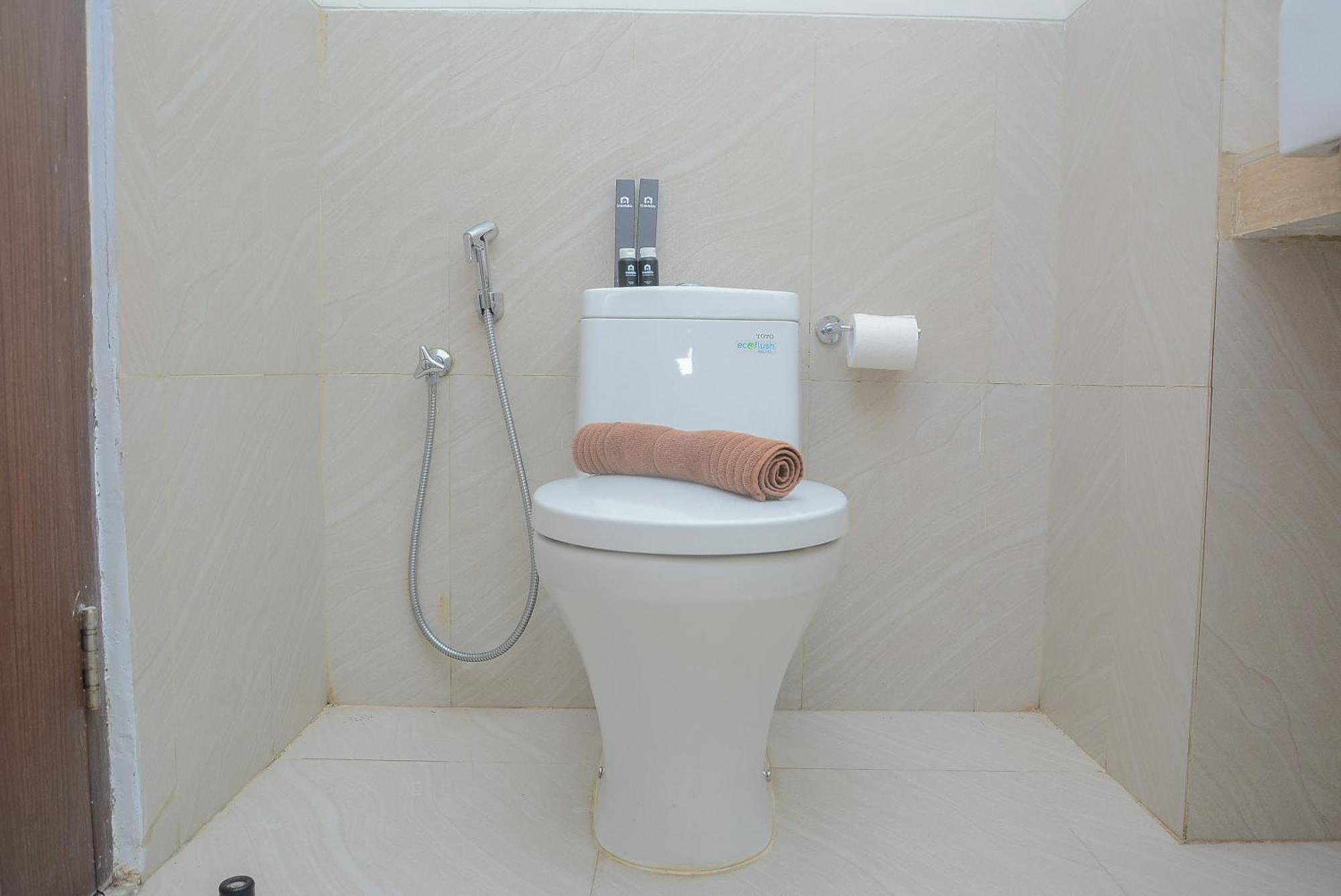 Cozy And Choice At Icon By Travelio Apartemen *